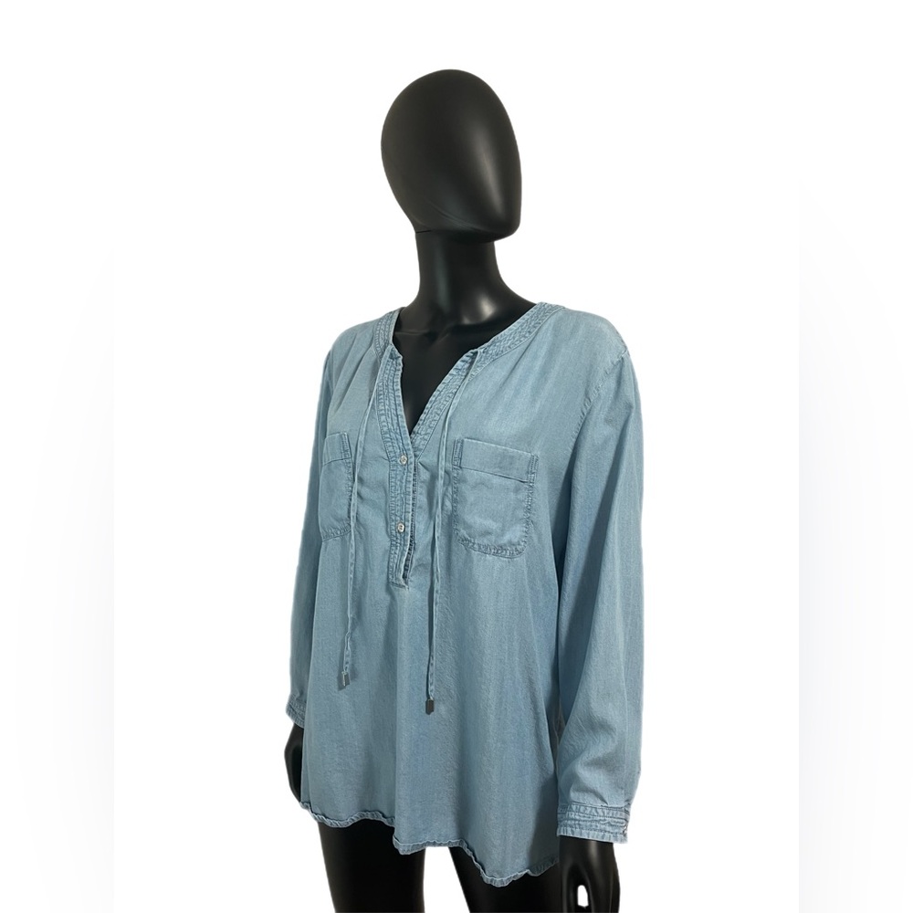 New York & Company light blue blouses Size XL